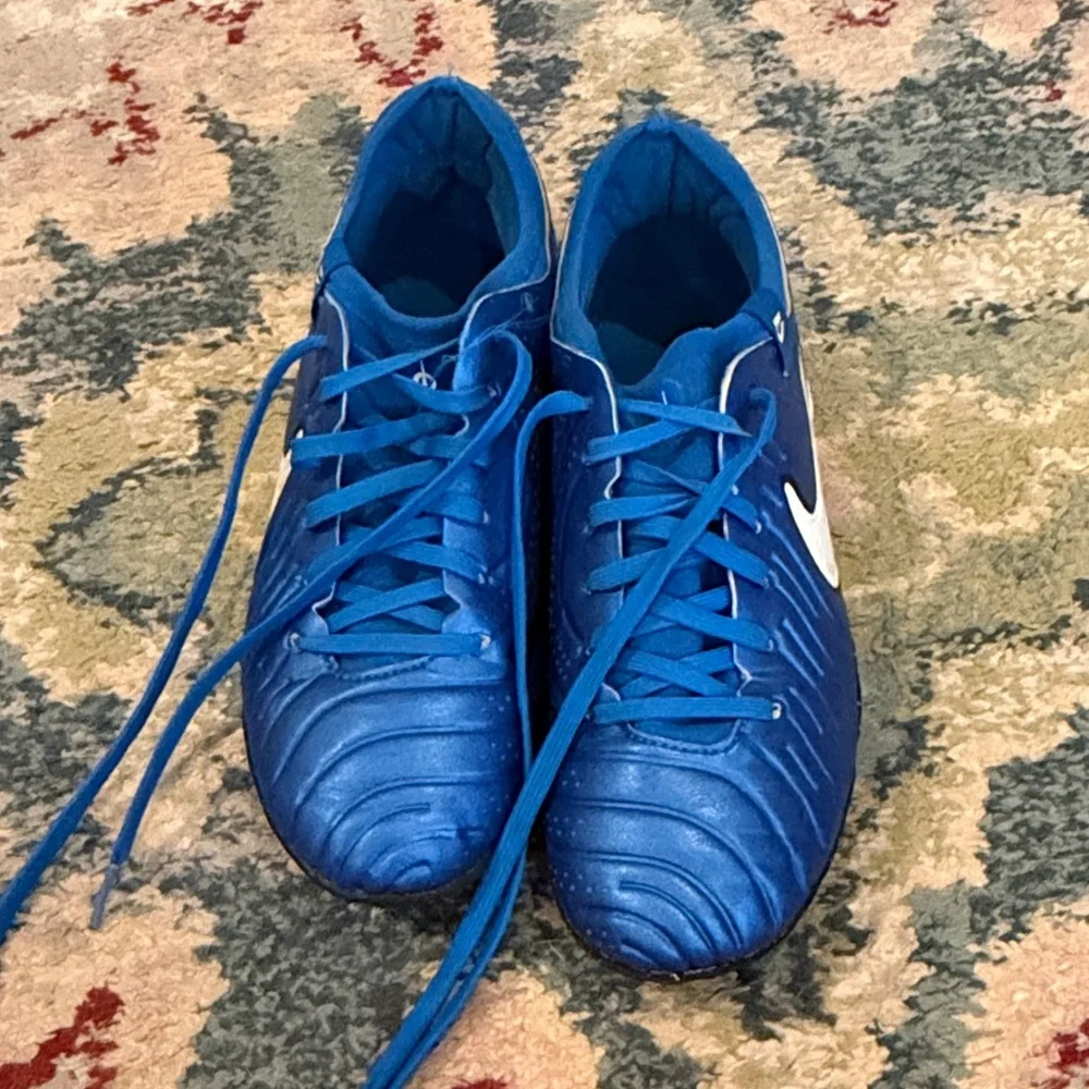 Men 7.5/Women 9 Nike tempo legend 10 pro turf cleats. Only worn a few times - Picture 2 of 5